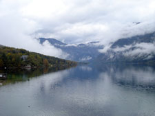 Messze a hegyek láthatók